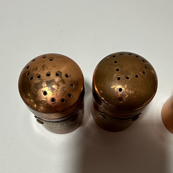 Vintage 1940s-1960s Copper Kitchen Salt & Pepper Shaker & Tabasco Set - Picture 4 of 8